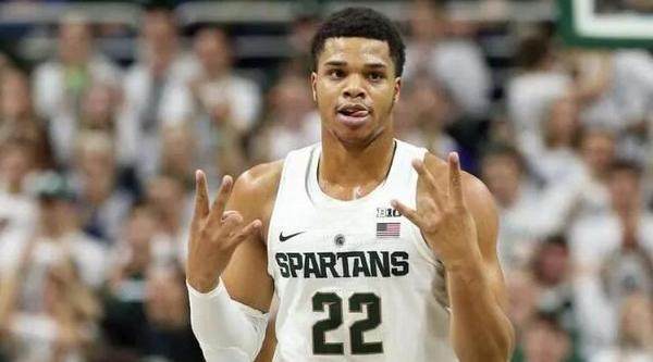 米体：斯帕莱蒂满意尤文的阵容，他相信他们能争意甲冠军