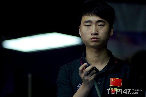 国米赛中年轻球员崛起，老将挣扎，球队面临转型与平衡挑战。