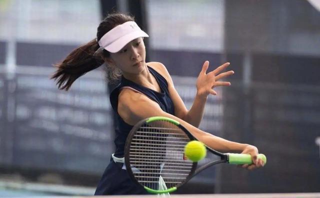 “黄袍”加身，里约热内卢基督像穿上黄潜球衣