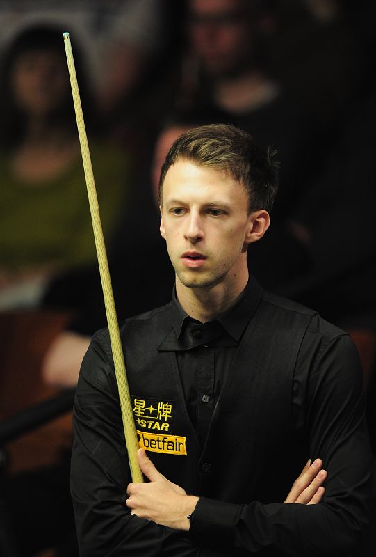 无论是场边 无论是场边